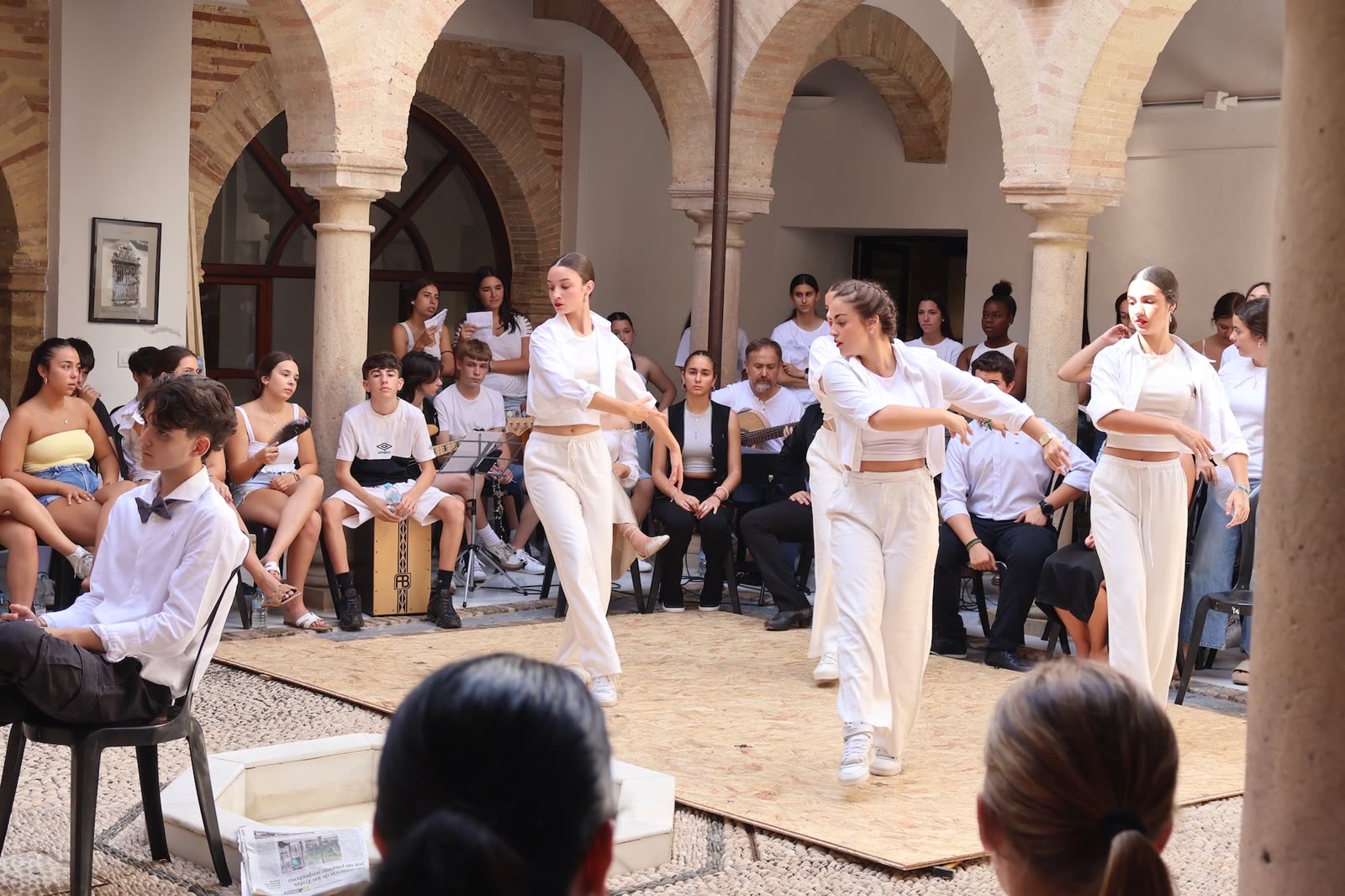 Representación flamenca y teatral en el Palacio de los Niños de Don Gome